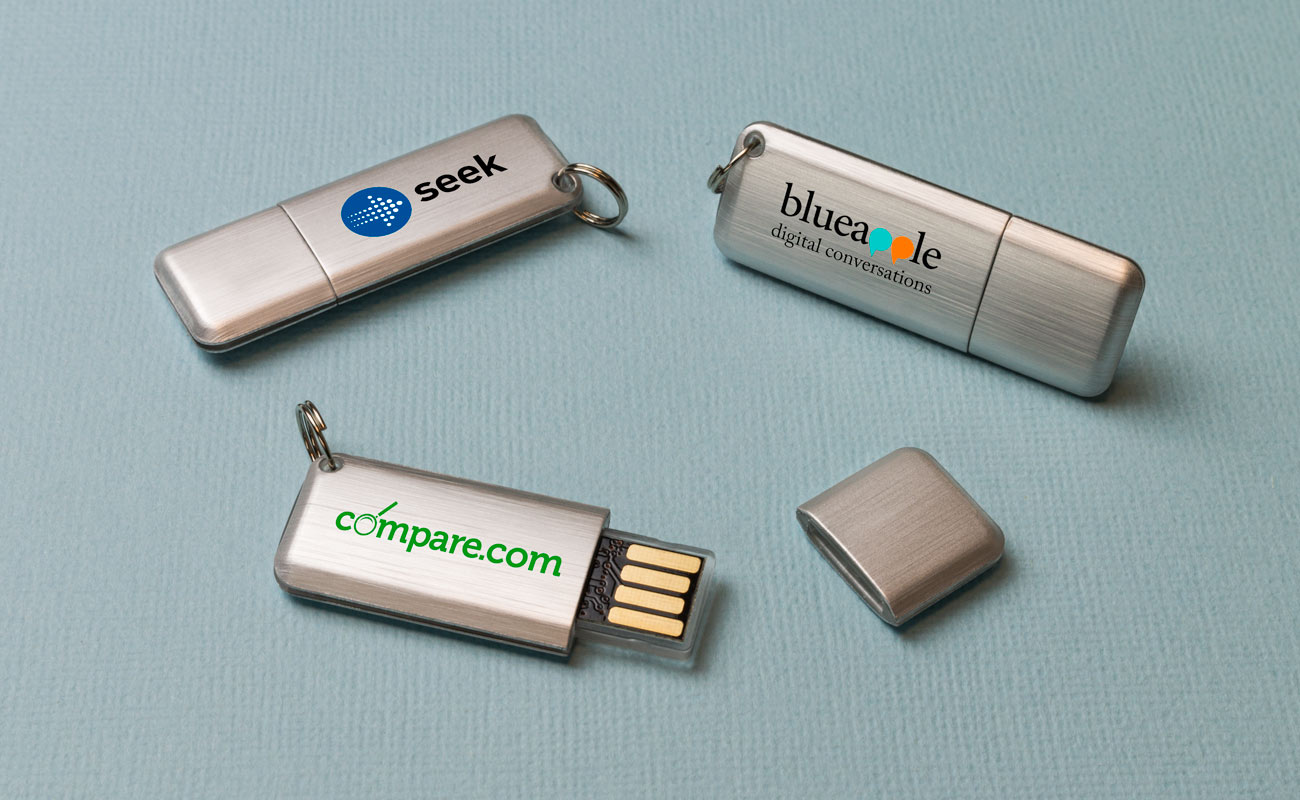 Halo - Gepersonaliseerde USB stick met LED lampje gallery thumbnail